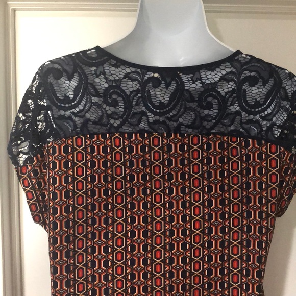 Women’s Keyhole Blouse - Picture 4 of 6